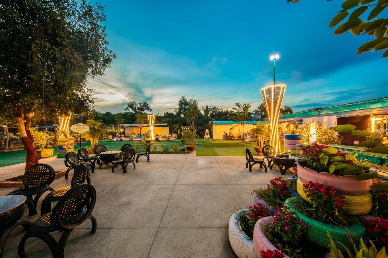 Khu Nghi Duong Huong Sen - Binh My, Cu Chi Hotel Ho Chi Minh City Exterior photo
