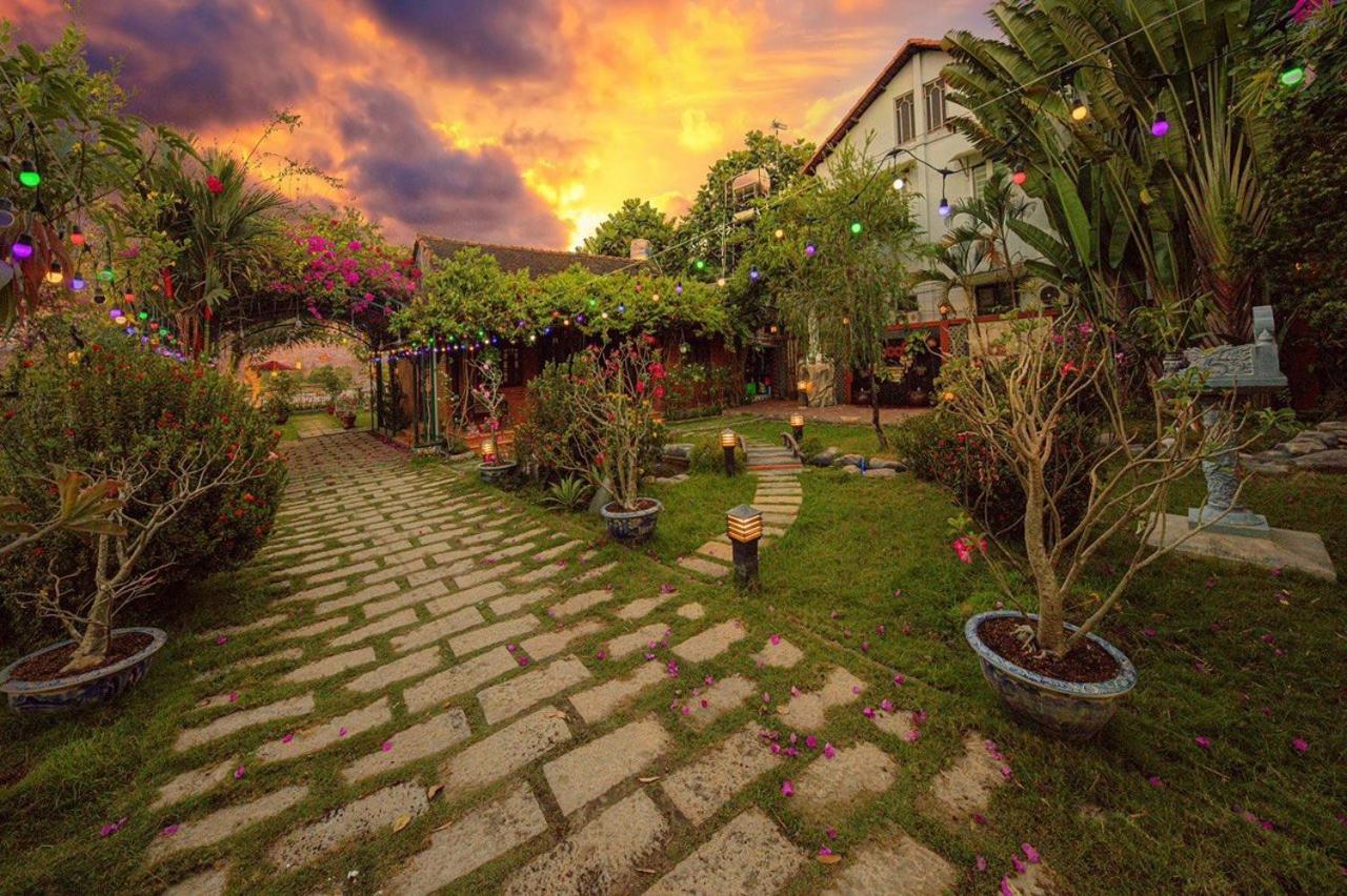 Khu Nghi Duong Huong Sen - Binh My, Cu Chi Hotel Ho Chi Minh City Exterior photo